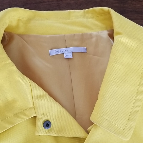 Gap yellow button up jacket - Picture 2 of 9